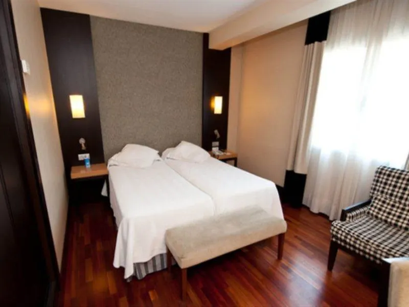 Nh Barcelona Stadium Hotel